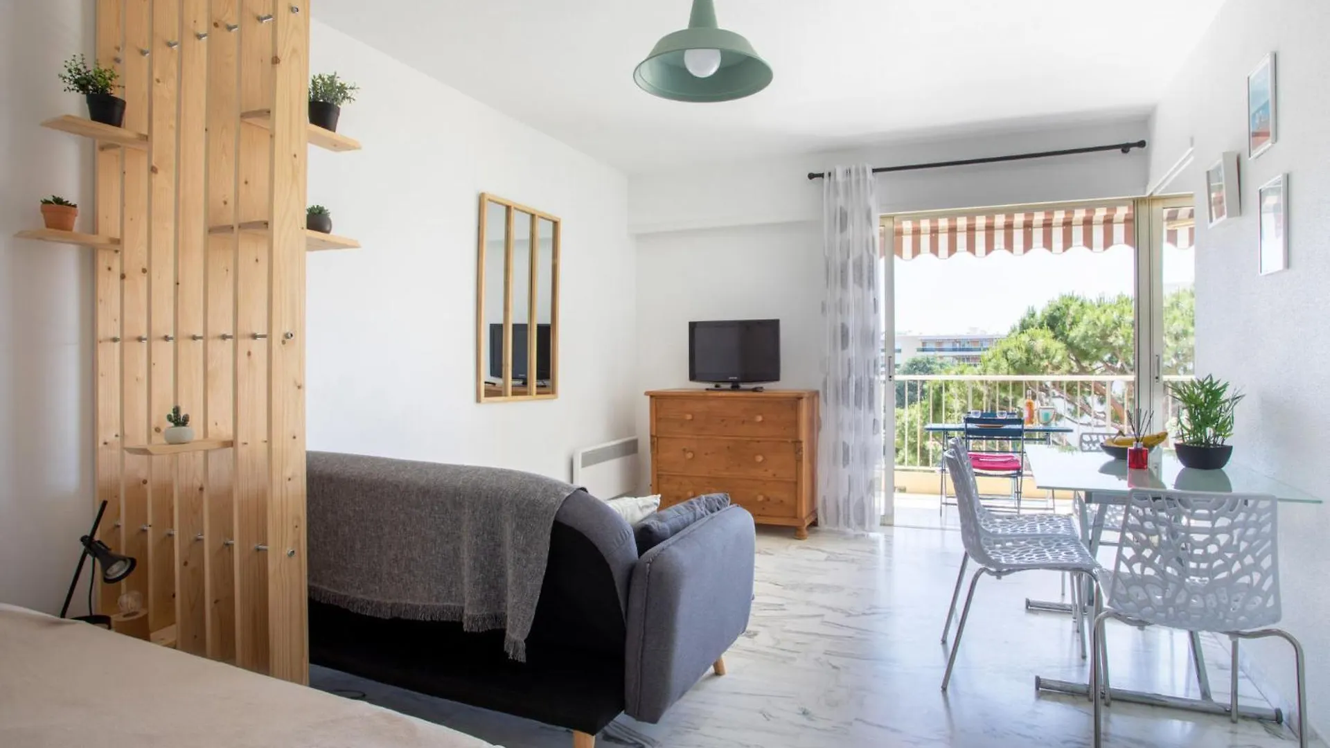 Studio Le Ponant By Interhome Saint-Laurent-du-Var Francja