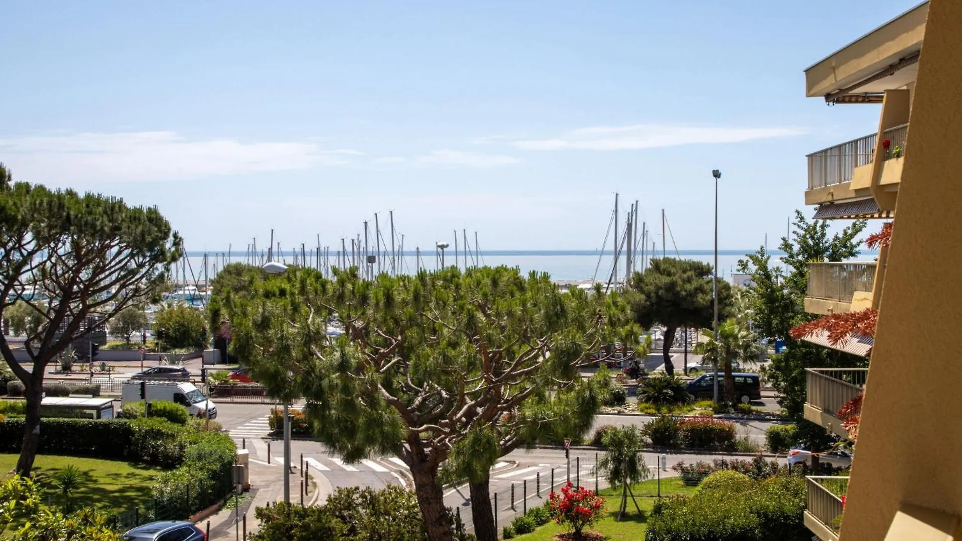 Studio Le Ponant By Interhome Saint-Laurent-du-Var